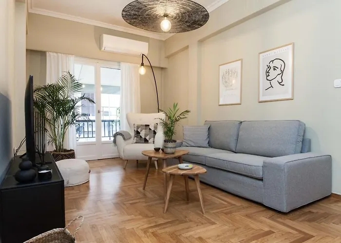 Pagrati Urban Oasis Getaway 2Bd Apt With Balcony