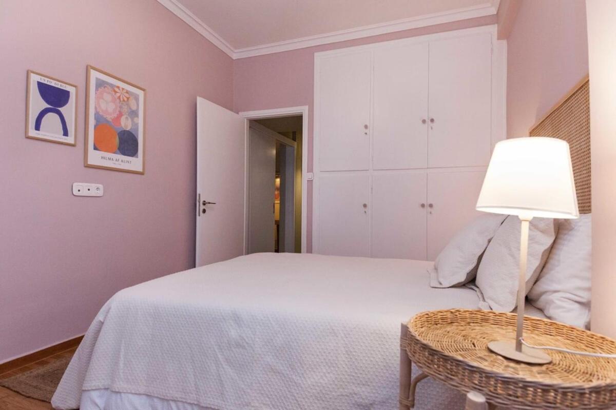 Pagrati Urban Oasis Getaway 2bd With Balcony *