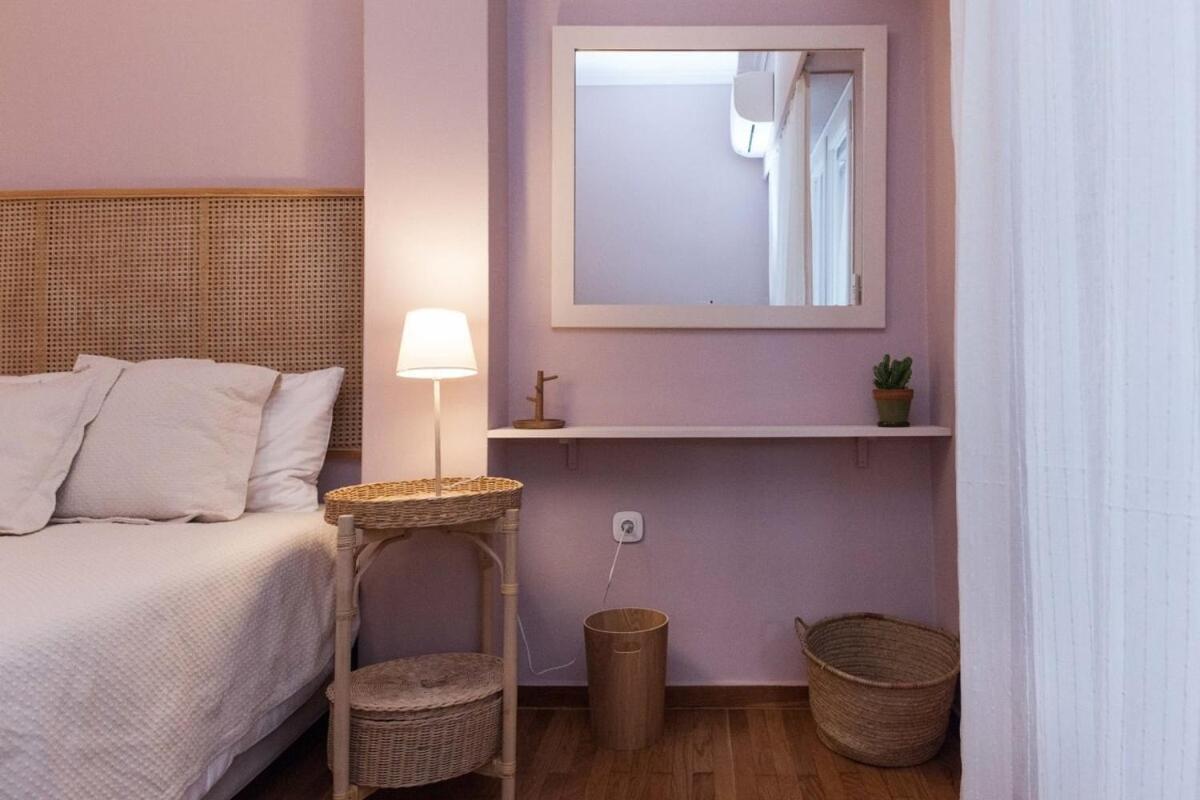 Pagrati Urban Oasis Getaway 2bd With Balcony