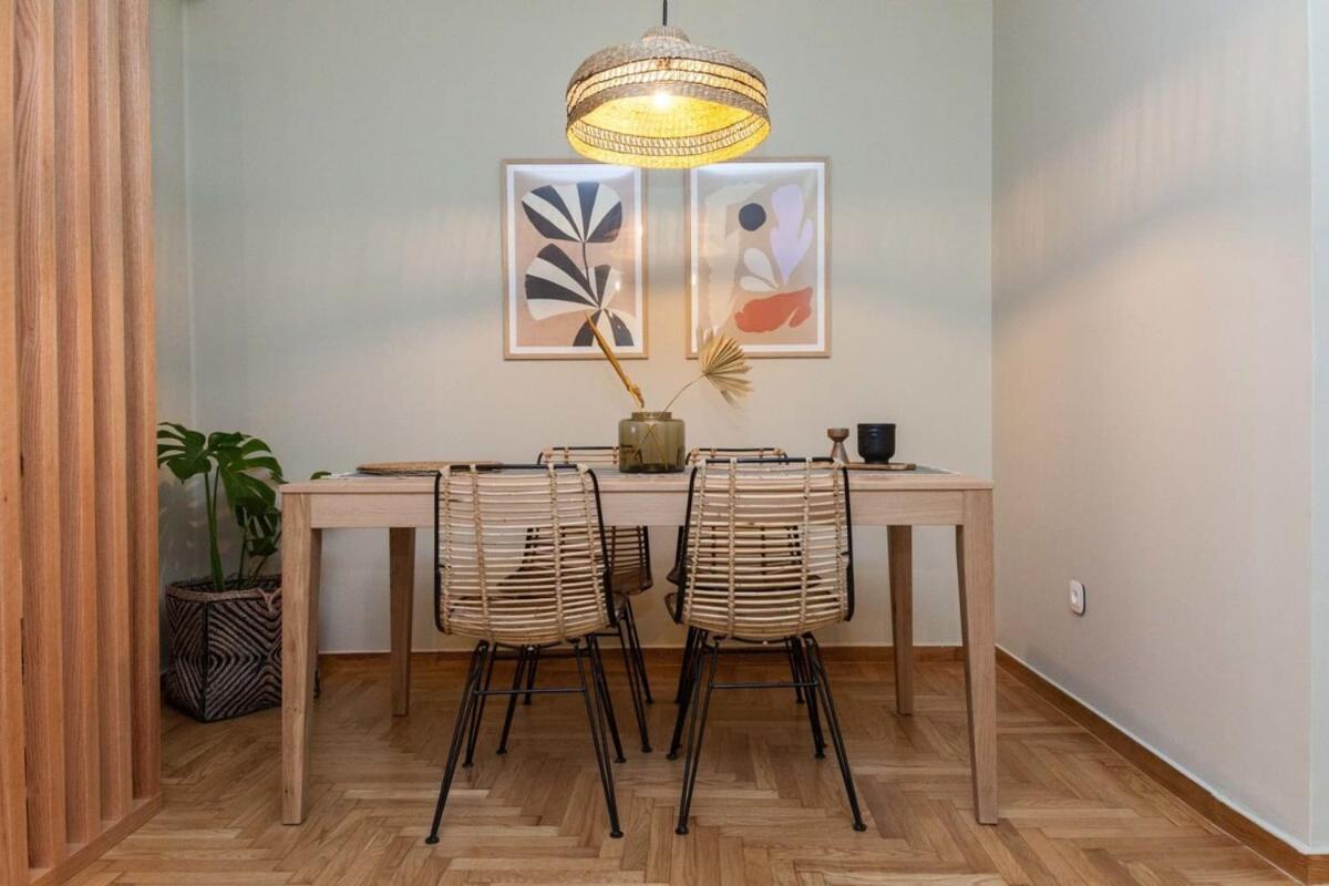 Pagrati Urban Oasis Getaway 2bd With Balcony * Athen