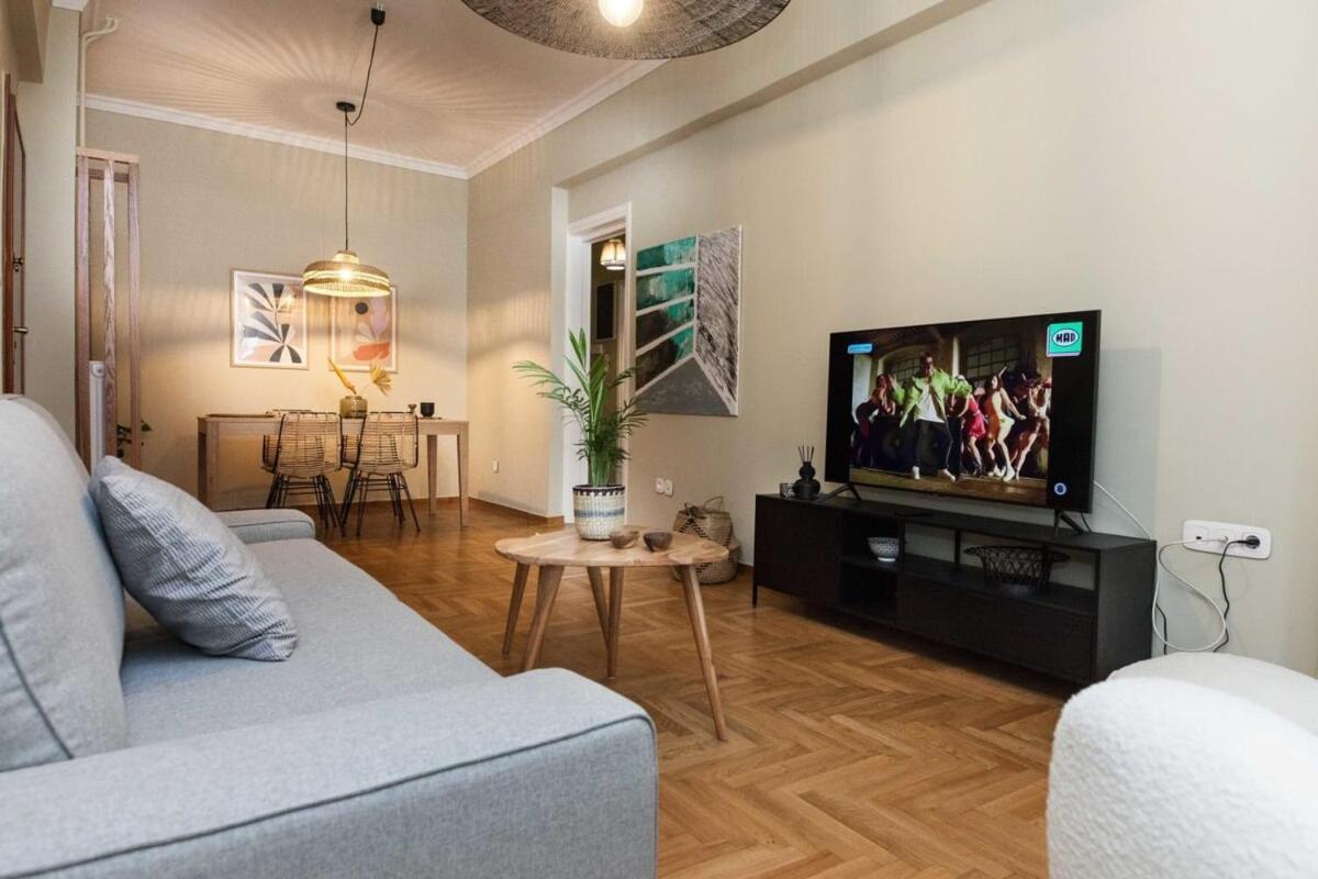 Apartment Pagrati Urban Oasis Getaway 2bd With Balcony *